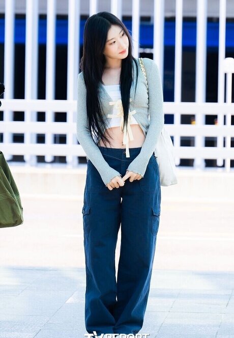 Chaeryeong hd top foto