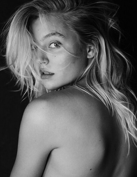 Rachel Hilbert sexy nacktheit archiv