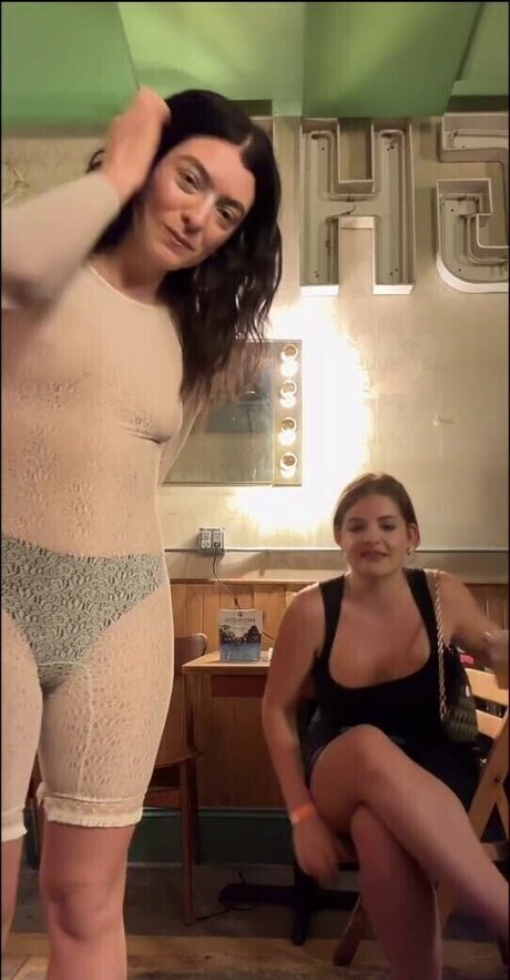 Ana Lorde schöne hübsche foto