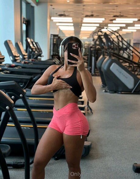 Priscilla Aqilla schauspielerin porno bild