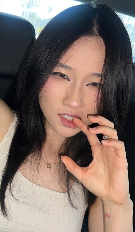 Lo3tus nackt exklusive galerien