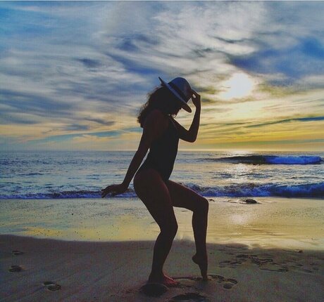 Allison Yellow model pornografische foto