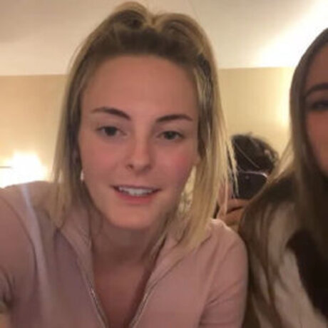 Beez ASMR model perfekte galerien