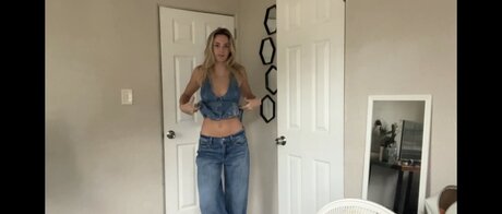 Beez ASMR pornostar akt fotos