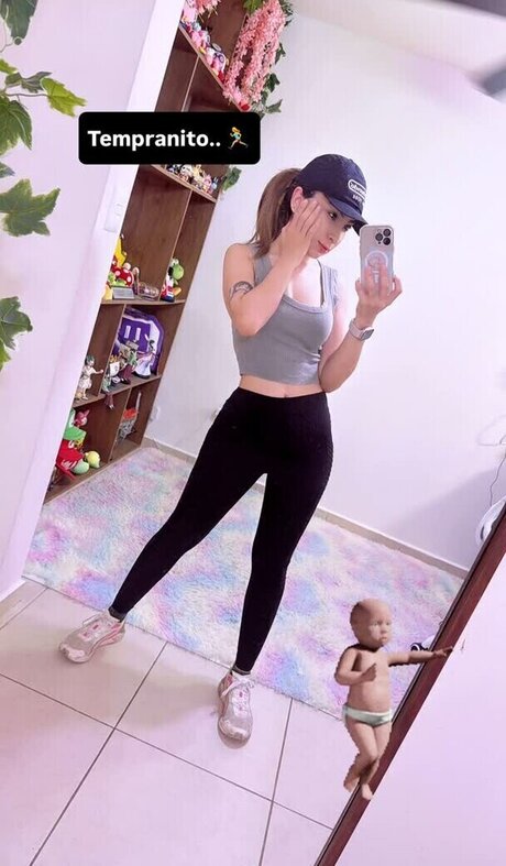 Nanatyx nacktheit nette bild