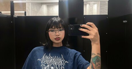 Sarynthia sexy erwachsene fotos