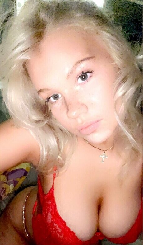 Nelli Virtanen erotische heiße bild