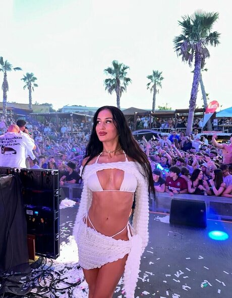 Nina Janova hübsche erotische foto