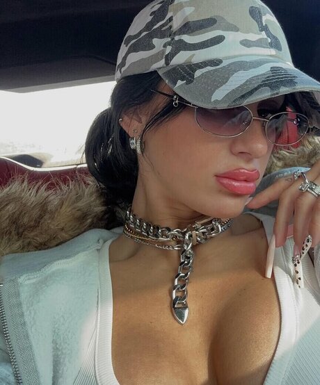 Nina Janova schöne galerie