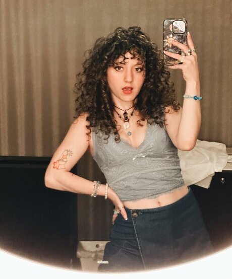 Melody Portnoy erwachsene nacktheit foto