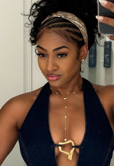 Deja Kelly model perfekte bilder