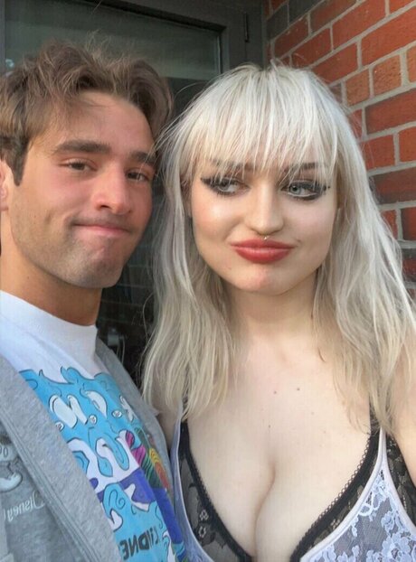 TalkFastEllie hd pornographische bild