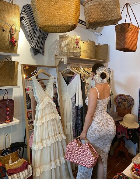 Alibaby131 model top bilder