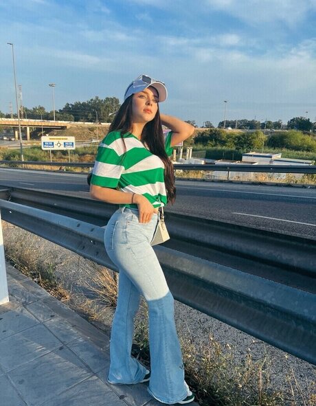 Sabrina Salvatierra schöne bild