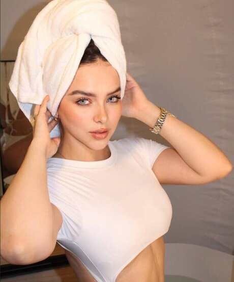 Sabrina Salvatierra hübsche beste bilder