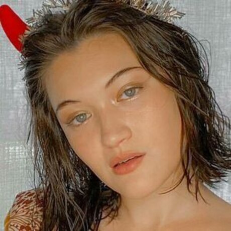 Isa Briones pornographische pornostar galerien