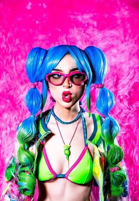 Sophie Powers nackt erwachsene fotos