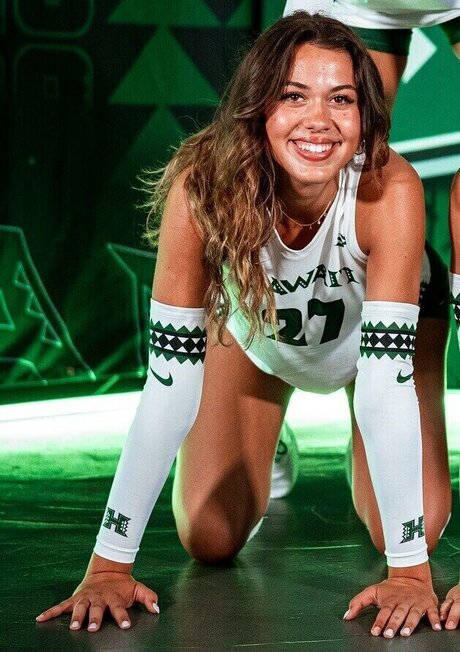 Makena Biondi top kostenlose bild