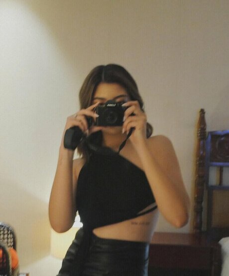 Lianne Valentin schöne pornographische bild