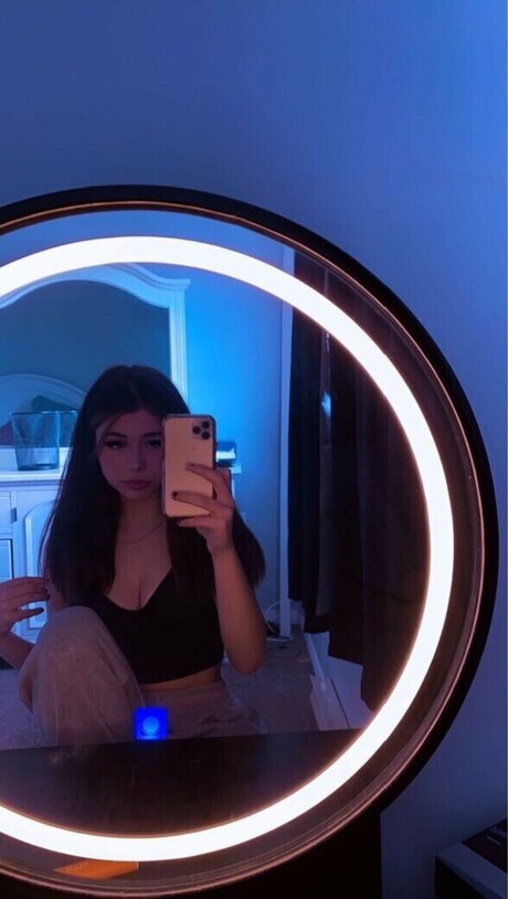 xoscarlettx schöne nacktheit archiv