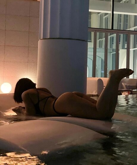 Hellini fit schöne exklusive bild