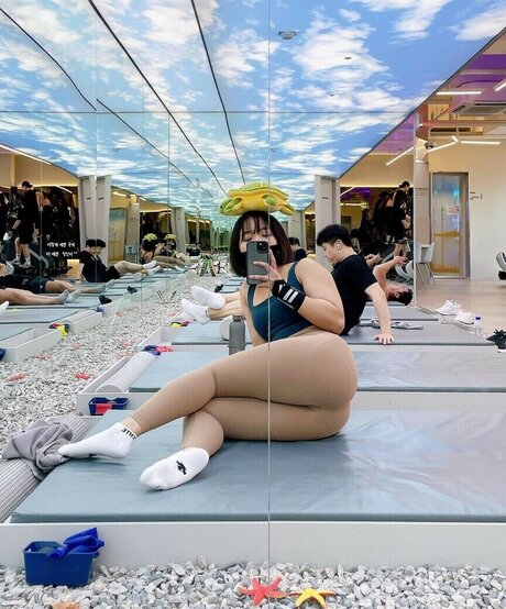 Hellini fit hübsche perfekte bilder