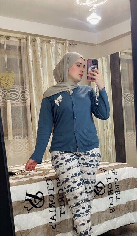 Dounia Stayfia beste porno fotos