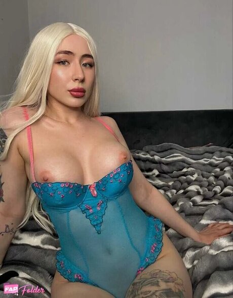 nisaatane model nacktheit bilder