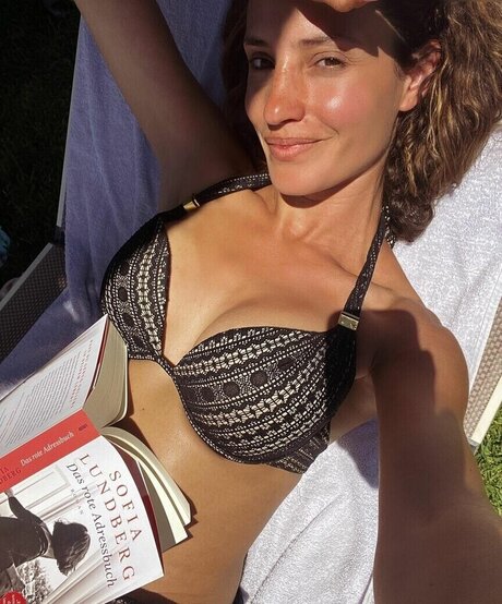 Nadine Menz erwachsene schöne galerien