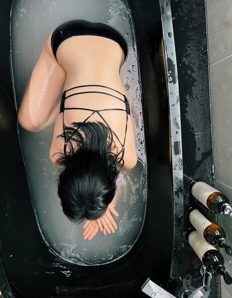 Thea Lee erotische nackt foto