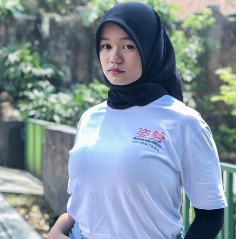 MeiMei Chan schauspielerin akt bild