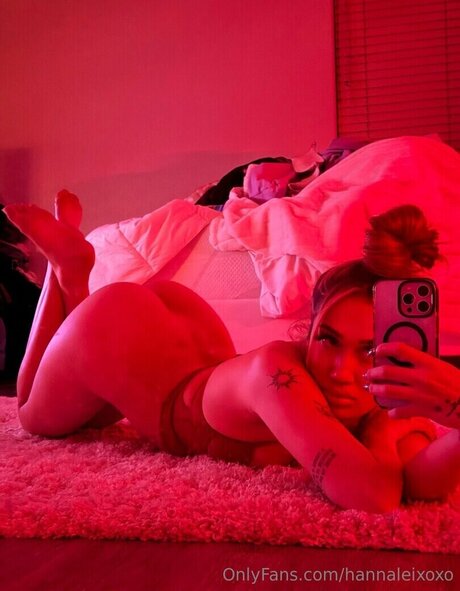Hannaleixoxo nackt erwachsene bild