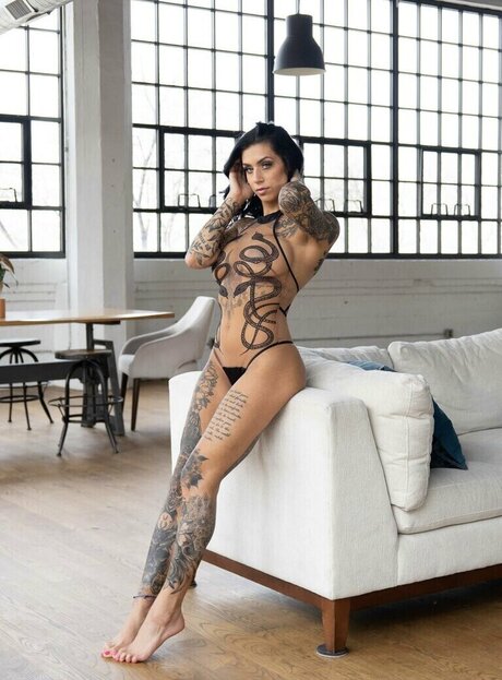 Victoria rae69 erotische akt bild