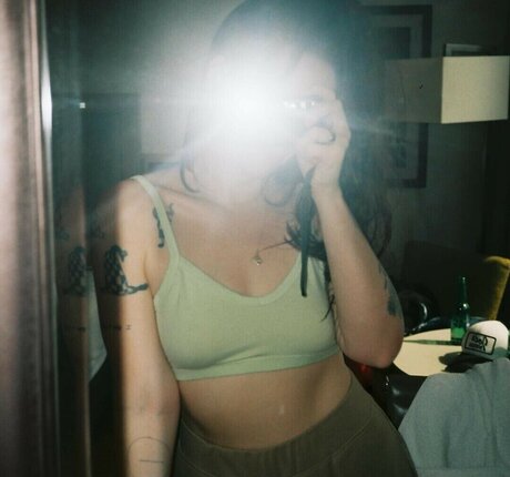 Katie Crutchfield sexy kostenlose foto