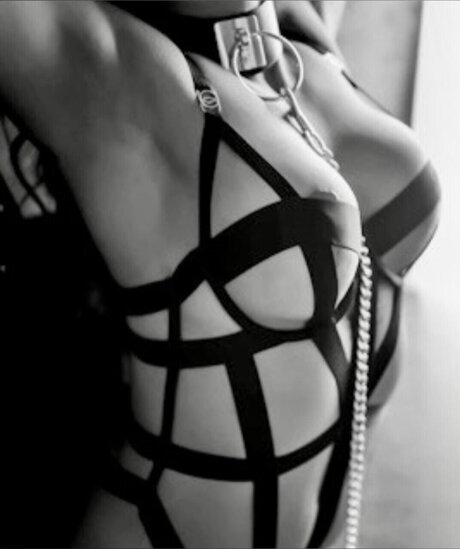 thathotwifenextdoor erotische kunst foto