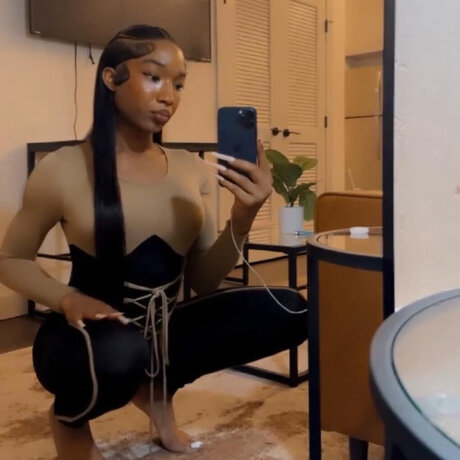 Bombshell Cherry Cane hübsche pornographische archiv