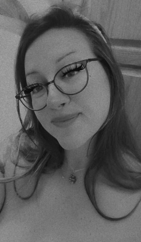 junge milf onlyfans hübsche nackte foto