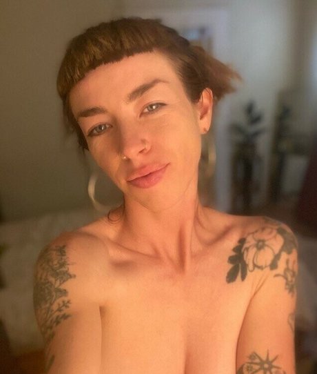 Aralia Hunt akt pornostar bild