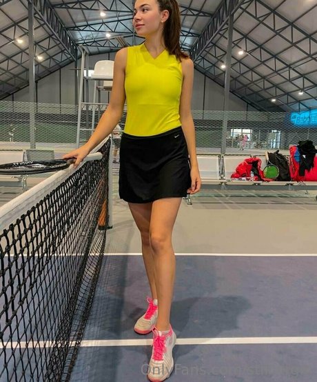 stillvirgin schauspielerin akt bild