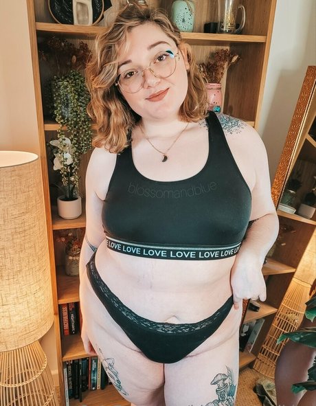 blossomandblue model bild