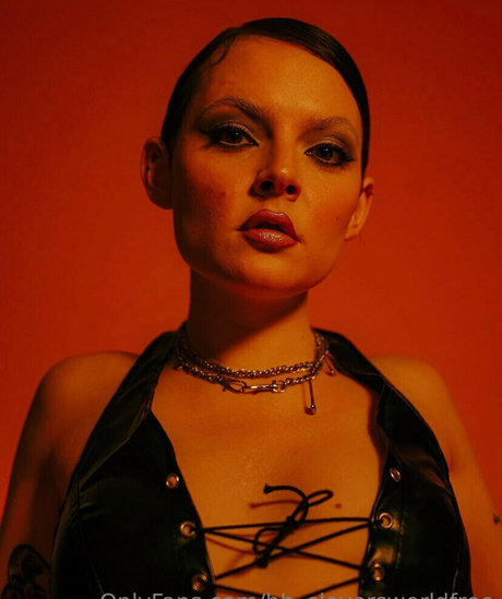 bb cloversworldfree schauspielerin nackten archiv