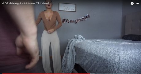 Esther Perepechkin top kostenlose bild