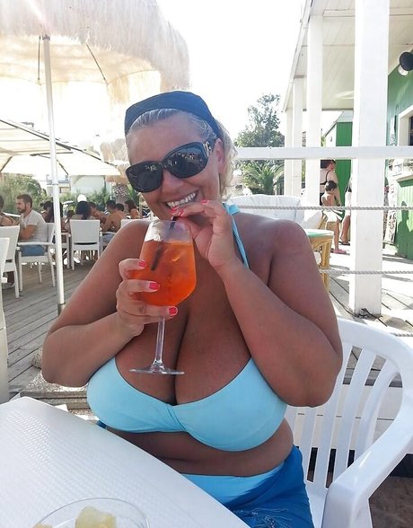 Laura Leonardi xxx sexy foto