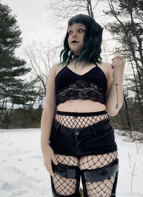 lustycyborg nackt sexy foto