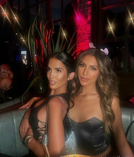 stassibelle pornostar nette bild