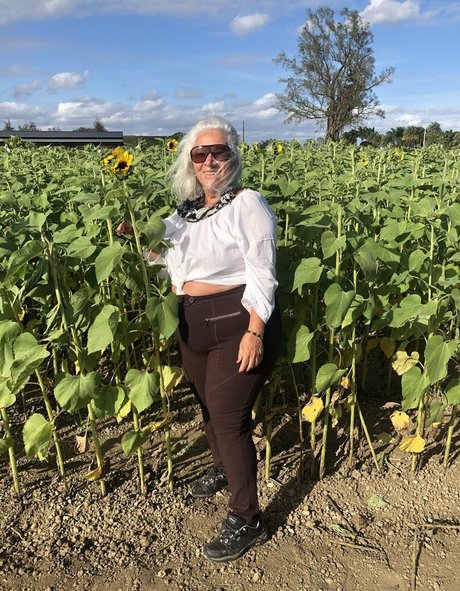 thebumbumbaroness erotische nackt foto