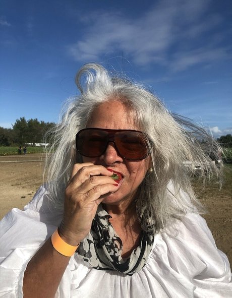 thebumbumbaroness xxx sexy archiv