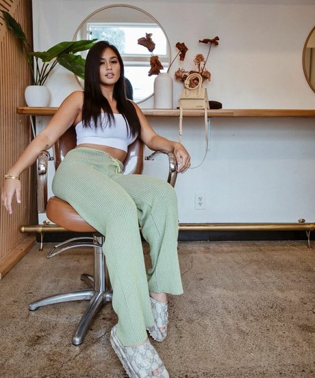 Alessa Holloway schöne pornostar bild