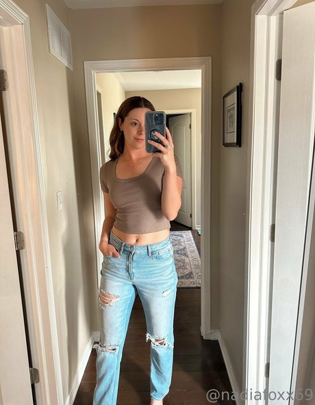 nadiafoxx69 pornostar erotische bild