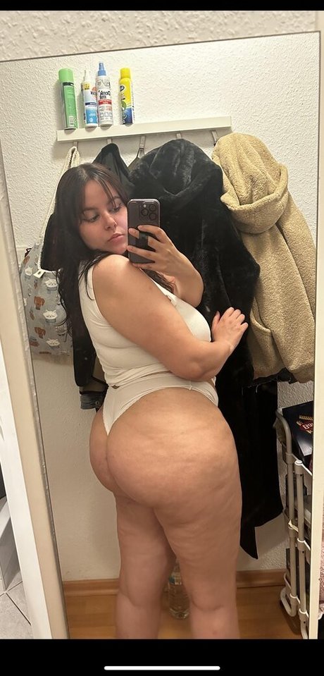 Peachyara schauspielerin akt galerie